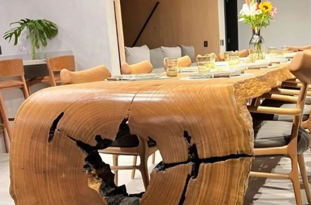 Mesa Cascata [revisar] em Pequi Preto — Faro Móveis